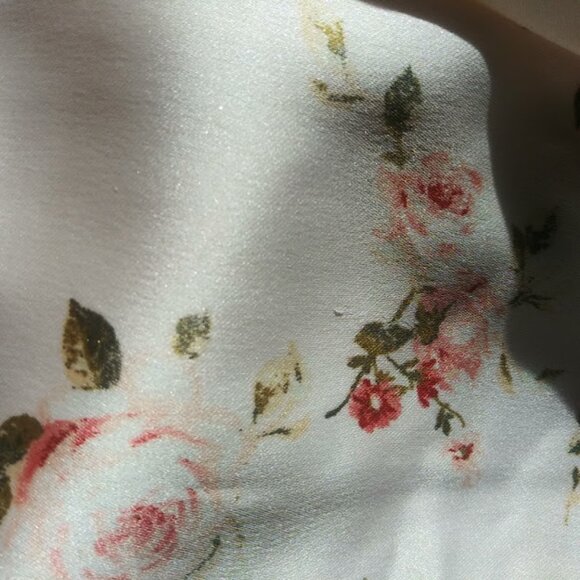 Forever 21 women's size S cream, pink and green floral long sleeve crop top - Picture 16 of 16